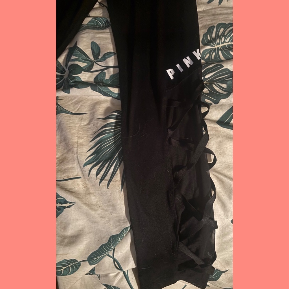 ๐VS Pink lace up yogaโs๐ - Picture 2 of 3